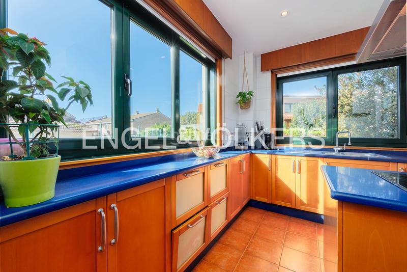 Foto 53c34f93-b002-4dab-a5c4-cf071b24e198. Semi detached house with heating parking in Nigrán centro Nigrán