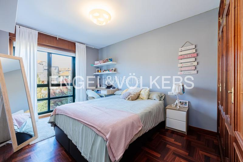 Foto 689785ae-09a1-4373-b3d3-fe9ba8f52fcd. Semi detached house with heating parking in Nigrán centro Nigrán