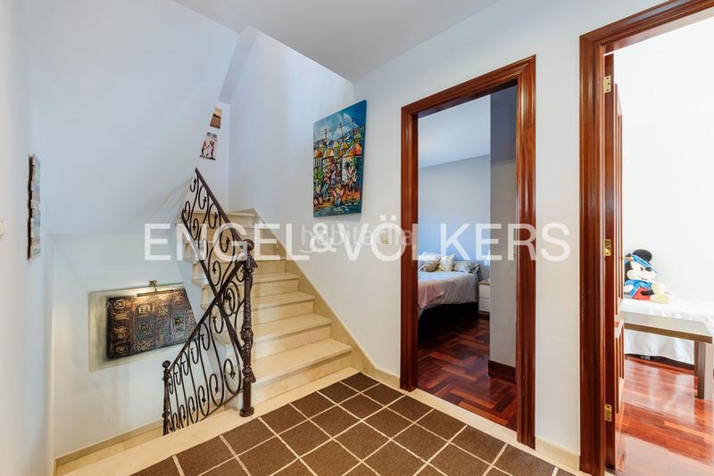 Foto 85e6fe00-041e-4311-8ae6-ca062ad0e8c0. Semi detached house with heating parking in Nigrán centro Nigrán