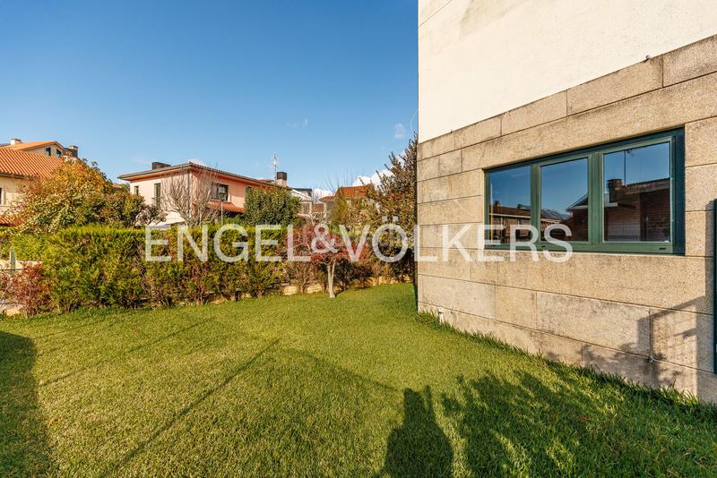 Foto 8e56510c-6157-4252-b40b-531837ddb944. Semi detached house with heating parking in Nigrán centro Nigrán