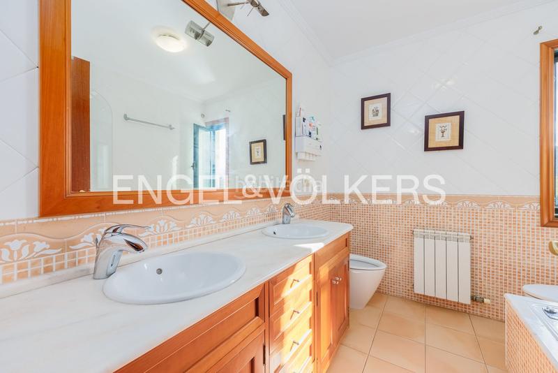 Foto 9e811b9a-6475-4389-b188-50075891f8db. Semi detached house with heating parking in Nigrán centro Nigrán