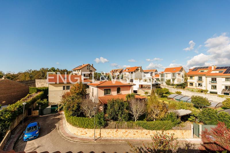 Foto d8772f12-362b-41d8-a696-dfcc0ecebedf. Semi detached house with heating parking in Nigrán centro Nigrán