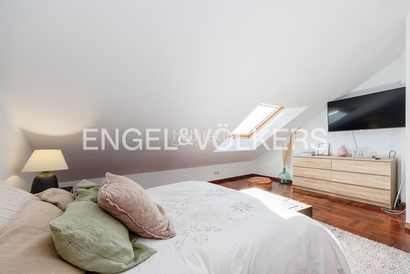 Foto def8ec50-e16e-4b9d-a8bc-5a0a22771303. Semi detached house with heating parking in Nigrán centro Nigrán