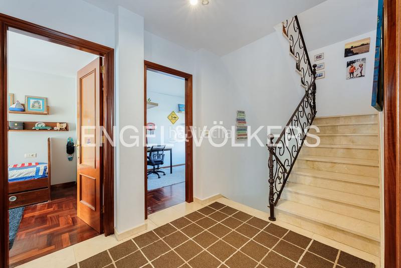 Foto dfdfeaa5-1c59-440d-aa19-360e9451da94. Semi detached house with heating parking in Nigrán centro Nigrán