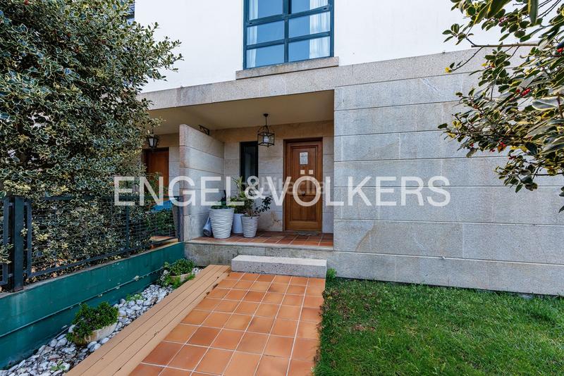 Foto fd38cd0d-8d22-491f-8fa2-8880c984426b. Semi detached house with heating parking in Nigrán centro Nigrán