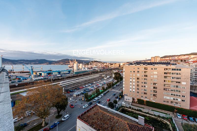 Foto 263b6f8b-a240-4ea2-8522-ca64c6ceb43c. Attico con riscaldamento parcheggio in Centro - Areal Vigo