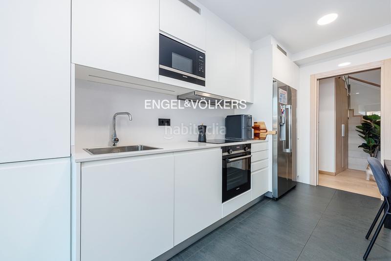 Foto 394ad4ae-8574-4c7a-b865-fa0fbf2cc6d9. Attico con riscaldamento parcheggio in Centro - Areal Vigo