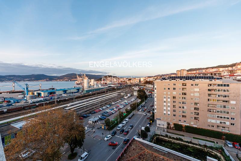 Foto efc09859-ff7c-47ed-89d0-0cf709f2fea6. Attico con riscaldamento parcheggio in Centro - Areal Vigo