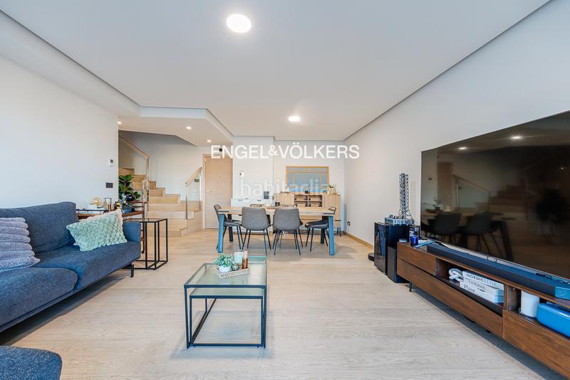 Foto feaf74ed-285e-429e-a0e5-65bffc040ef2. Attico con riscaldamento parcheggio in Centro - Areal Vigo