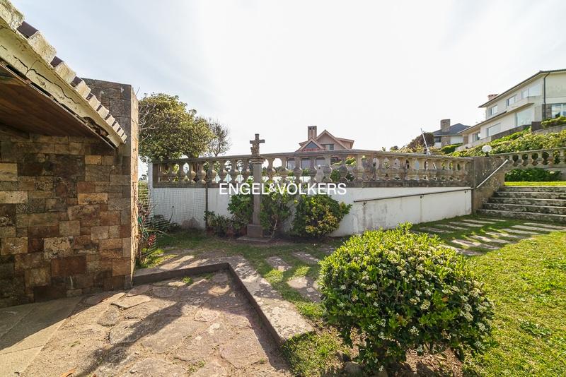 Foto 3e020a00-c855-48ab-a08b-275c0d678a48. Casa chalet en toralla en primera línea de mar en Vigo