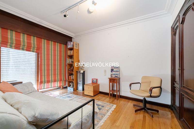 Foto 66ddffa4-820d-4540-8224-1bd95274c9b4. Casa chalet en toralla en primera línea de mar en Vigo