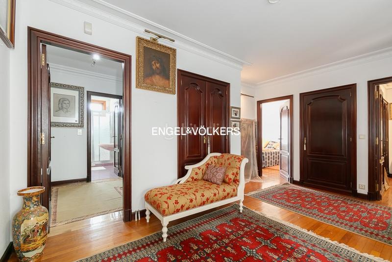 Foto a08d73da-379f-4d89-ab7c-a23f7cb84fb6. Casa chalet en toralla en primera línea de mar en Vigo