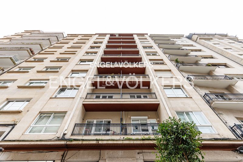 Foto 1c0d3d3d-daee-4932-8961-07c1400c58ca. Pis amb calefacció aparcament a Centro - Areal Vigo