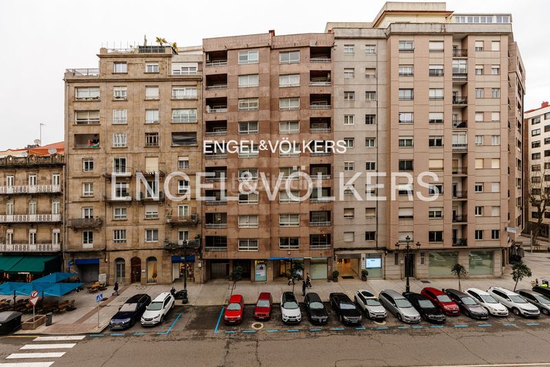 Foto e571b6ef-7937-48b7-8dae-7b601014d9fe. Pis amb calefacció aparcament a Centro - Areal Vigo