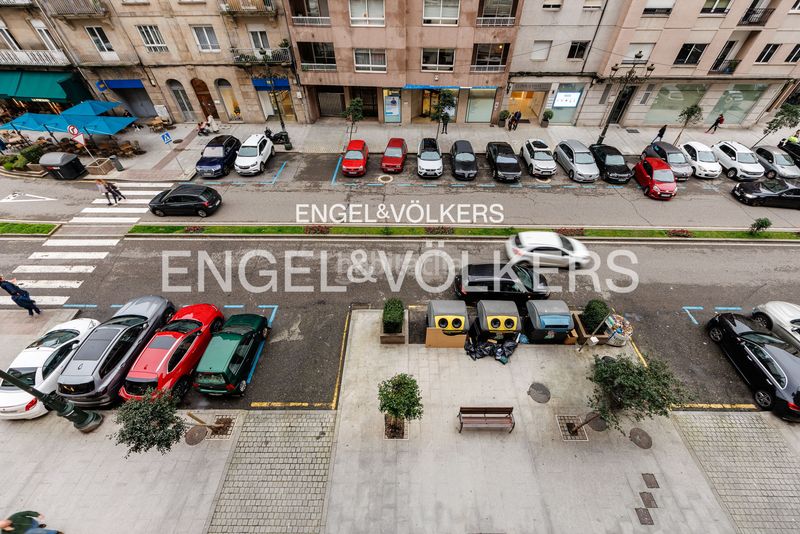 Foto fca8a863-c1be-45a5-8623-b41cfcb3ab8c. Pis amb calefacció aparcament a Centro - Areal Vigo