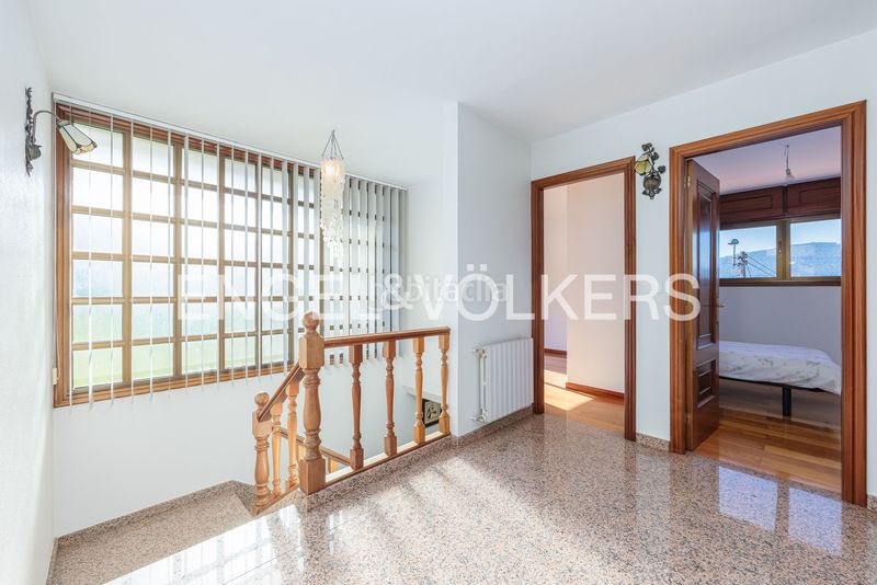 Foto 4dc4c14f-2c65-49a4-af7d-40c2737e1a0d. Casa amb calefacció aparcament a Bembrive Vigo