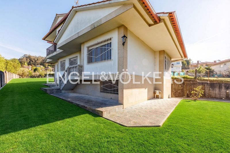 Foto 5303b9ae-8c2f-494f-a229-e080a5fc628d. Casa amb calefacció aparcament a Bembrive Vigo