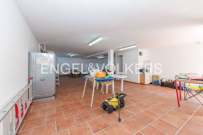 Foto 5495cb8f-34f6-4e98-b6d2-0f842c70a4ba. Casa amb calefacció aparcament a Bembrive Vigo