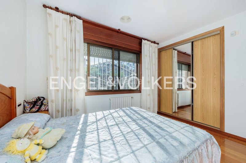 Foto 6245f7f9-f090-411c-a532-9588e89efcb9. Casa amb calefacció aparcament a Bembrive Vigo