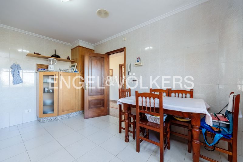 Foto 70b79b64-be78-4987-9e19-3f089b7ce1d8. Casa amb calefacció aparcament a Bembrive Vigo
