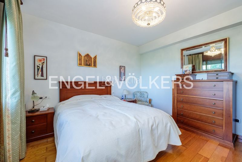 Foto 77467d6b-6eee-40da-9c73-eb45b862d541. Casa amb calefacció aparcament a Bembrive Vigo