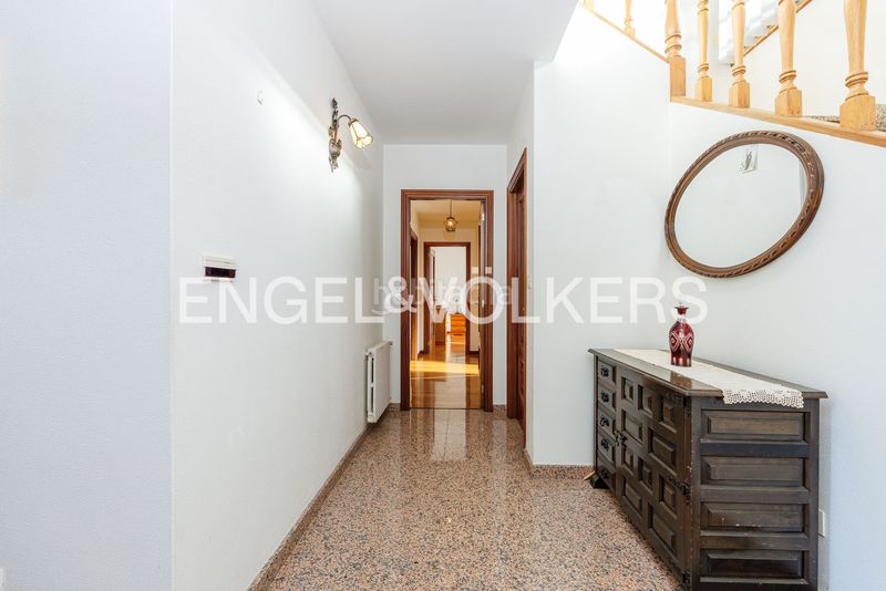 Foto 78c71a4c-0d49-4824-85c0-e289a9cd2c07. Casa amb calefacció aparcament a Bembrive Vigo
