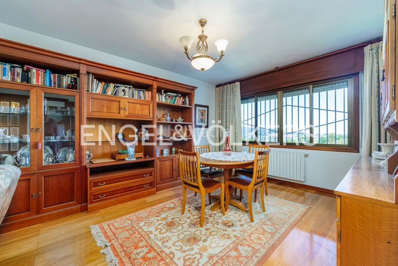 Foto a726ca85-5482-4424-a8b9-17b3dbf7d1ce. Casa amb calefacció aparcament a Bembrive Vigo