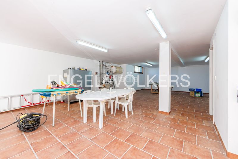 Foto aad28bdf-1bed-42f2-a1cc-322b9ee90e57. Casa amb calefacció aparcament a Bembrive Vigo
