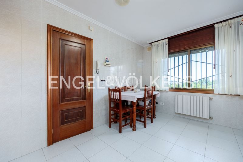 Foto bda496a8-6870-4f44-9181-5bec00882ac1. Casa amb calefacció aparcament a Bembrive Vigo