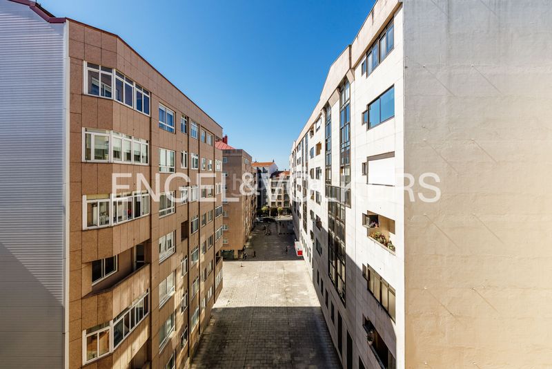 Foto eb111ca1-1c48-4655-8285-7e55f243c1ad. Pis amb calefacció aparcament a O Castro Vigo