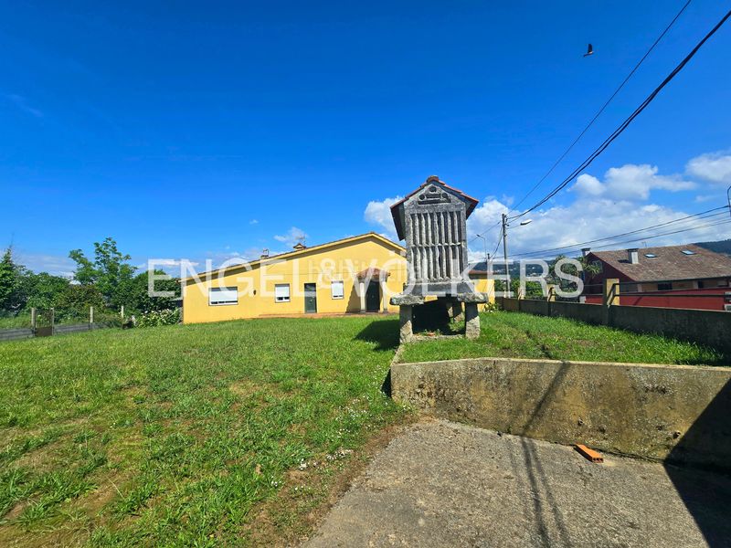 Foto 201b60a6-5560-4d0f-a2f4-10edcebf0191. Casa amb calefacció a Centro - Areal Vigo