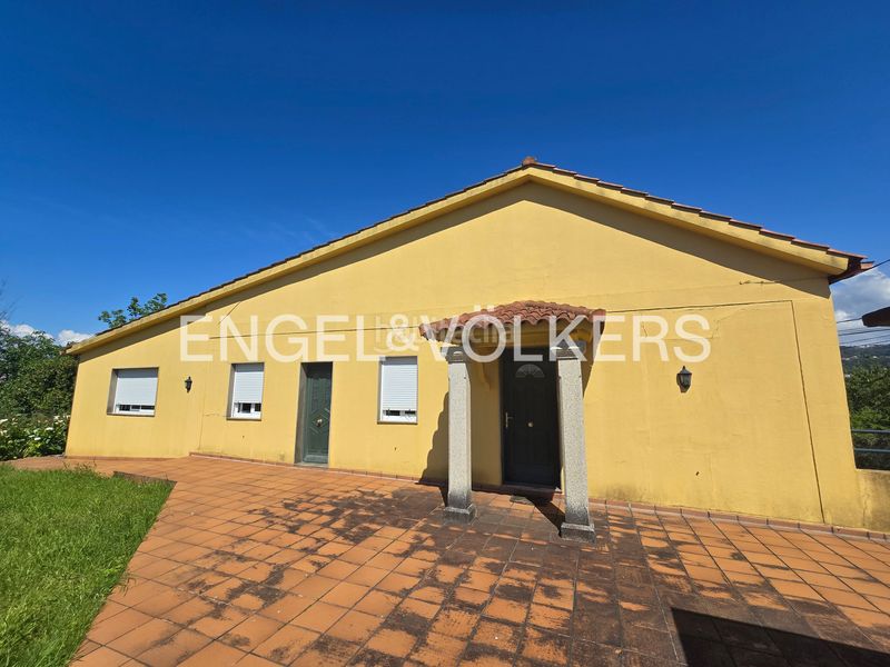Foto 527c0c0d-122b-4c07-a8e4-0fc00b6f733b. Casa amb calefacció a Centro - Areal Vigo