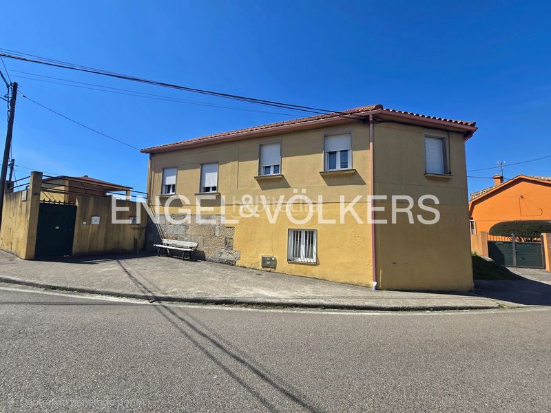 Foto 7f0dccfb-5e35-43a9-85fd-b9d957e035d9. Casa amb calefacció a Centro - Areal Vigo