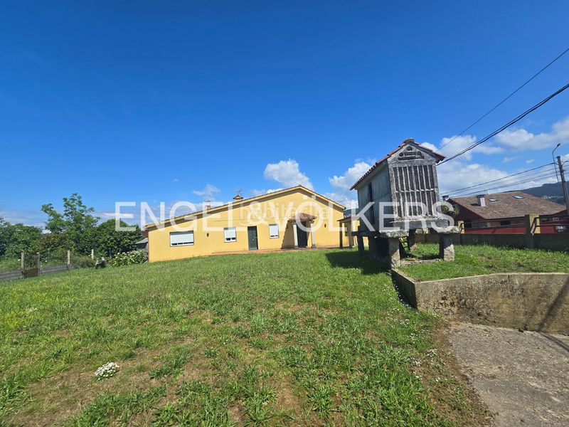 Foto d853a84e-5360-4c07-82f6-ee765438aff2. Casa amb calefacció a Centro - Areal Vigo