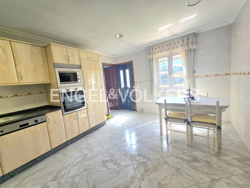 Foto ea0490b8-815f-4277-b02e-e52efc1a3f35. Casa amb calefacció a Centro - Areal Vigo