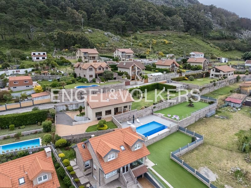 Foto f0a67c9d-b442-4979-8430-baf937c81c70. Casa amb calefacció aparcament piscina a Oia