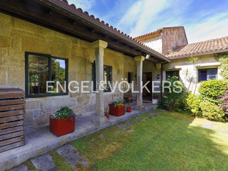 Foto 43148fa4-6220-49ae-8ba7-57477400d7fe. Casa amb calefacció aparcament piscina a Camos Nigrán
