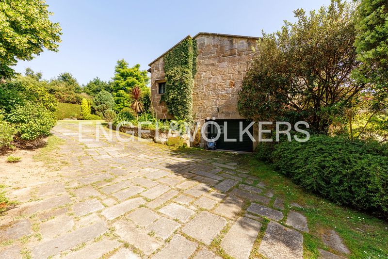 Foto 51ff596c-c842-407b-9bf7-e8fc40270953. Casa amb calefacció aparcament piscina a Camos Nigrán