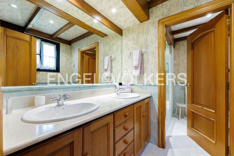 Foto efea8ef0-c369-4f68-a210-0b5f3cc8b6bb. Casa amb calefacció aparcament piscina a Camos Nigrán