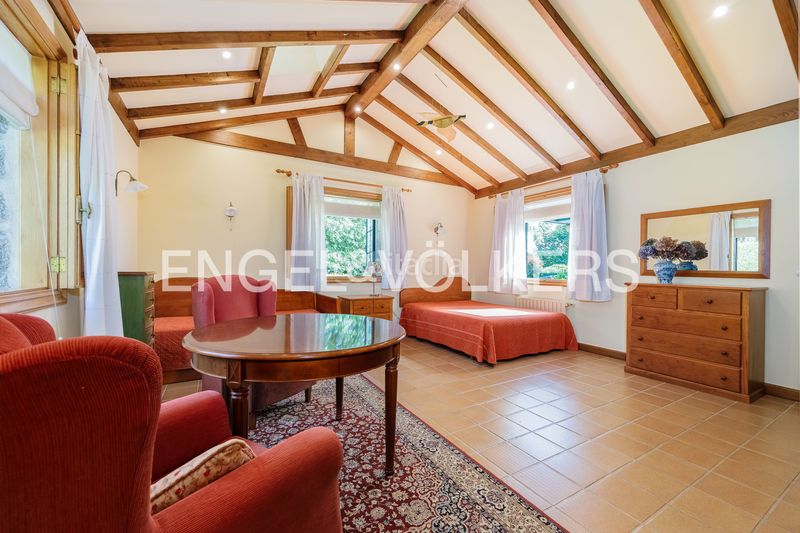Foto f356cdef-7e31-4e91-afa6-897fc3e812c7. Casa amb calefacció aparcament piscina a Camos Nigrán