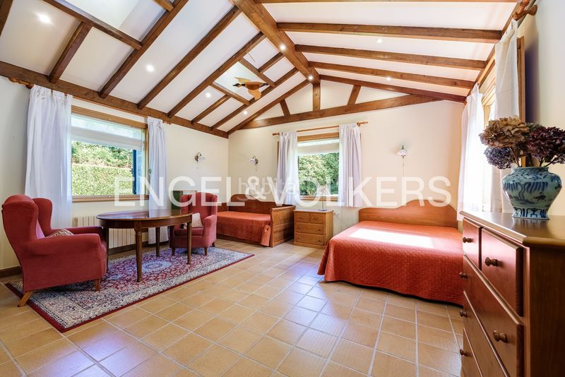 Foto f83dc635-fded-4026-bc55-8beccf26e336. Casa amb calefacció aparcament piscina a Camos Nigrán