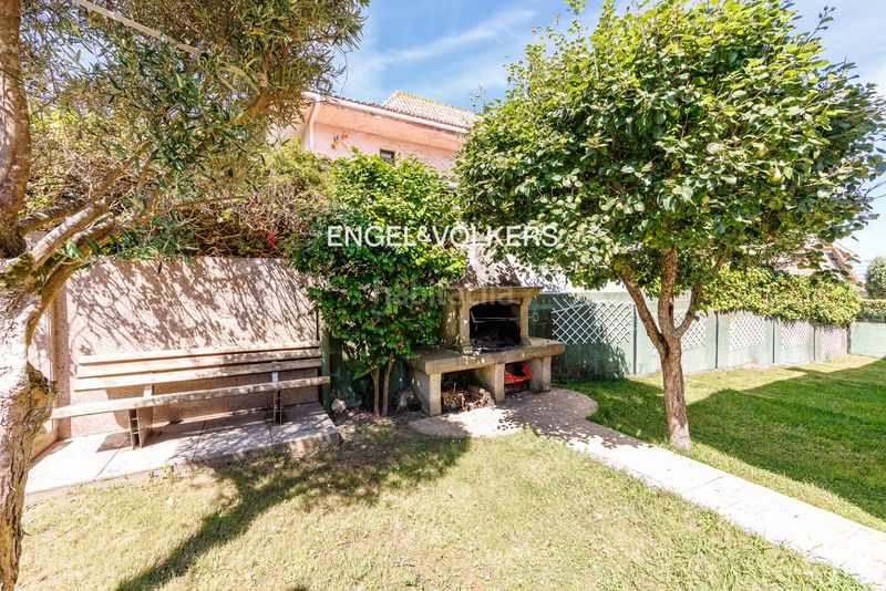 Foto 4adbf798-4537-4aaa-83f3-ade9f776d1d0. Casa amb calefacció aparcament a Centro - Areal Vigo