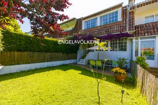 Maison à Baiona. Magnífico adosado con jardín en las rías baixas