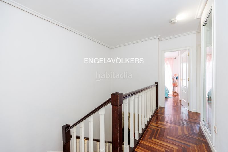 Foto f42e0b0f-2b25-44e9-98d4-bef7b7f2c586. Casa amb calefacció aparcament piscina a Baiona