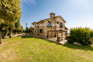 Maison à Panxón. Villa exclusiva en los abetos, nigrán