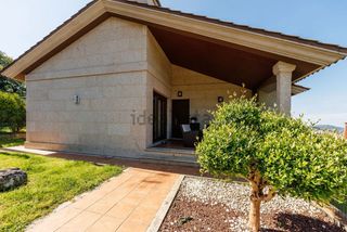 Maison à Nigrán Centro. Chalet impresionante priegue