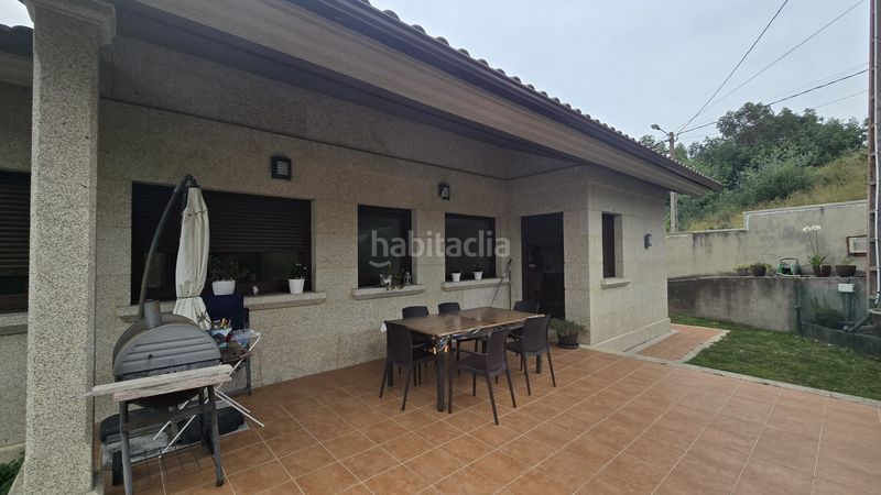 Foto 55b0d0b0-0d32-4e0e-a7a4-5af82d0097d0. Casa amb calefacció aparcament a Nigrán centro Nigrán