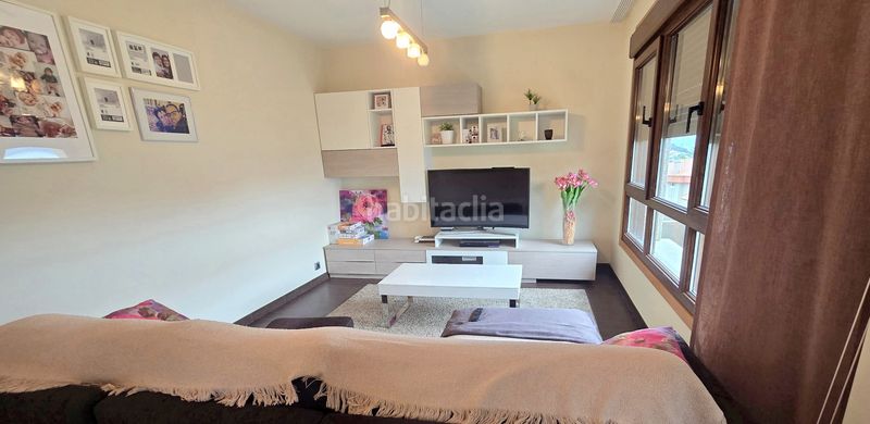 Foto a5487091-e109-4de4-b8c8-cc2776f6d192. Casa amb calefacció aparcament a Nigrán centro Nigrán
