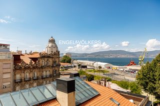 Etagenwohnung in Centro - Areal. Piso en el centro con vistas a la ría