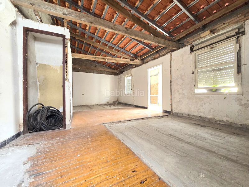 Foto 392b86dd-dd3c-4aeb-8c60-47892ba1cb8b. Casa amb calefacció aparcament a Teis Vigo